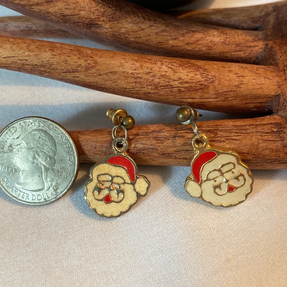 Vintage Santa Earrings💕🎅 - Picture 3 of 4
